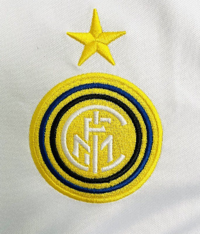 Inter Milan 1998-99 away Retro Soccer Jersey - Image 4