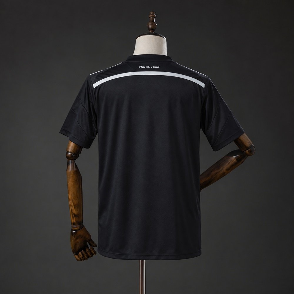 Bayern Munich - 14/15 - Away - Retro Jersey - Image 2